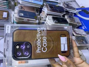 Moog Magnetic iPhone 15 Pro Max Leather Case, With Stand - thumbnail 2