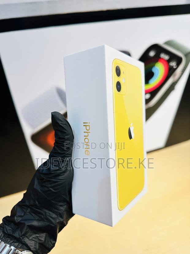 New Apple iPhone 11 128 GB Yellow - thumbnail 2