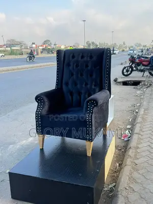 Black Pedicure Chair With Podium