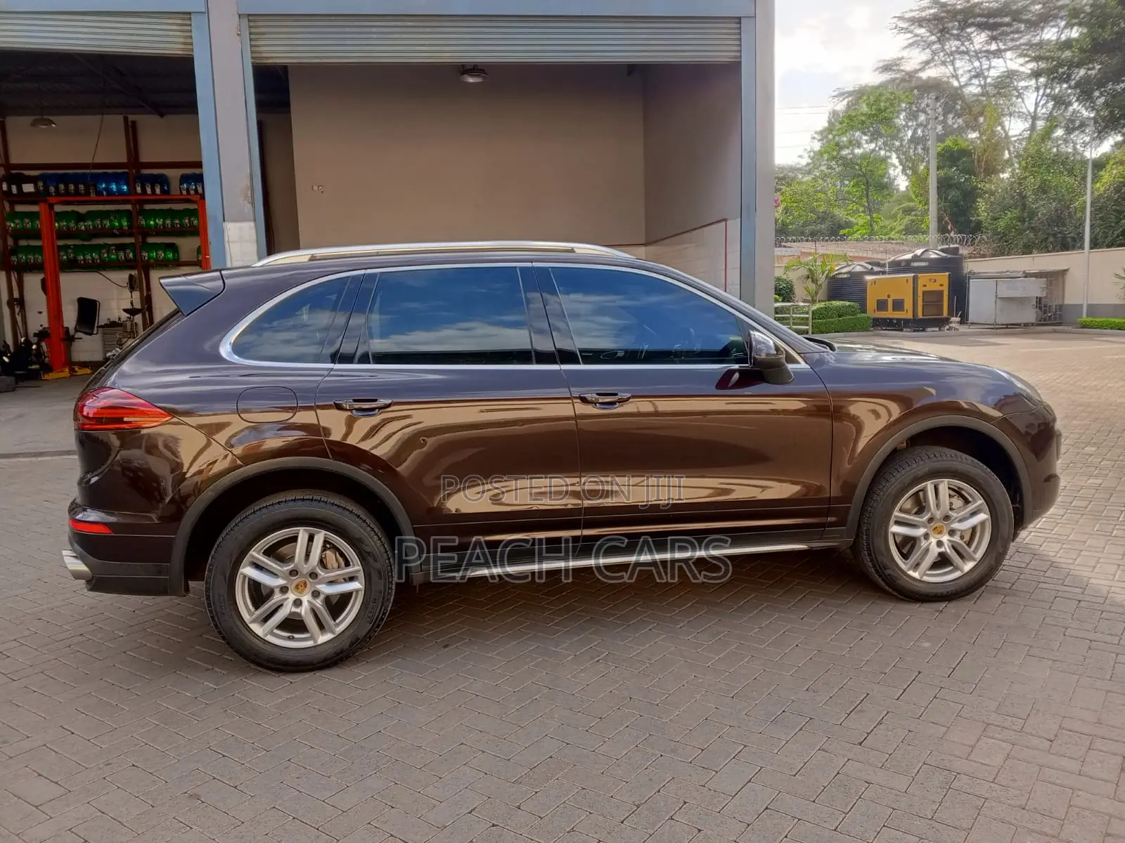 Porsche Cayenne 2016 Brown