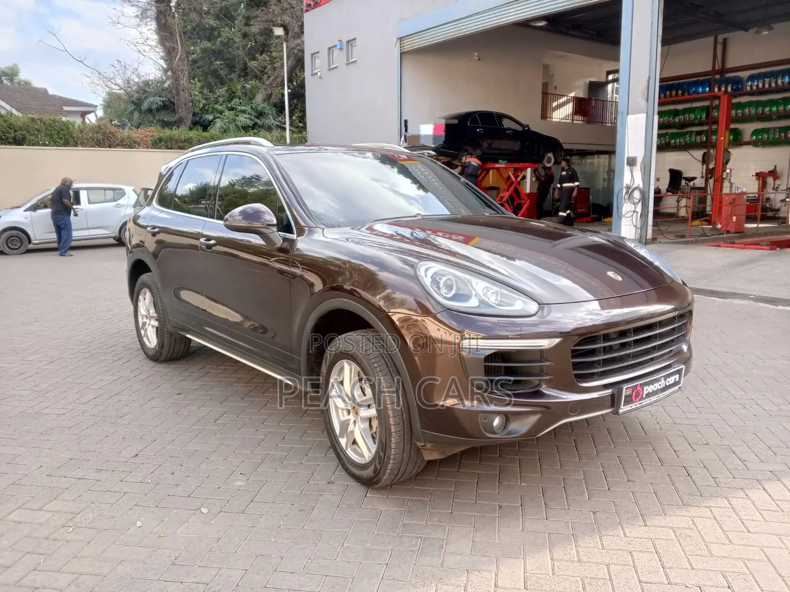 Porsche Cayenne 2016 Brown