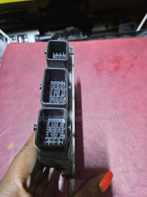 Engine Control Unit Nissan Note E11 - thumbnail 3