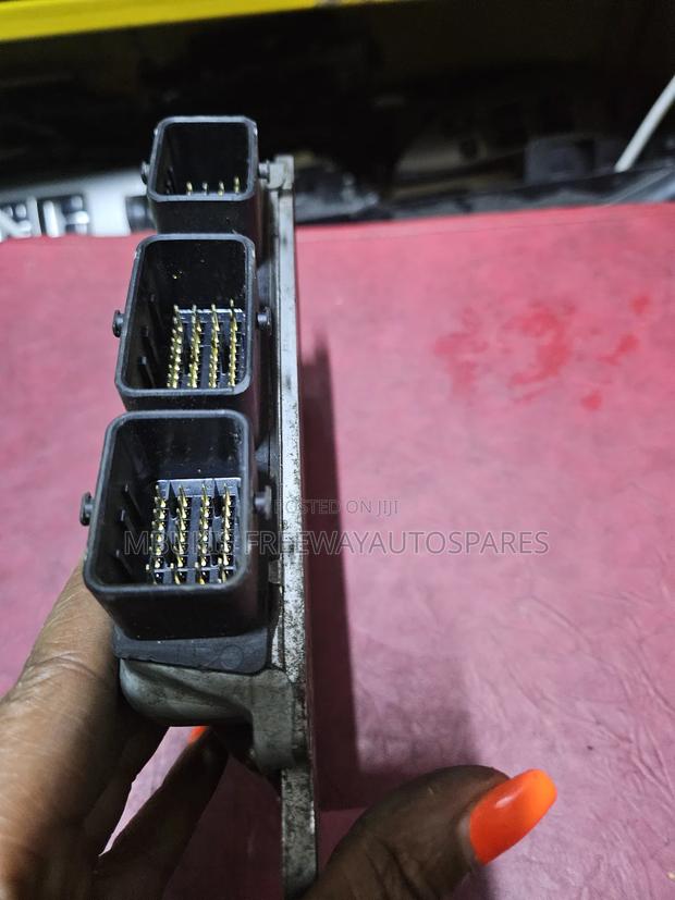 Engine Control Unit Nissan Vanette - thumbnail 3