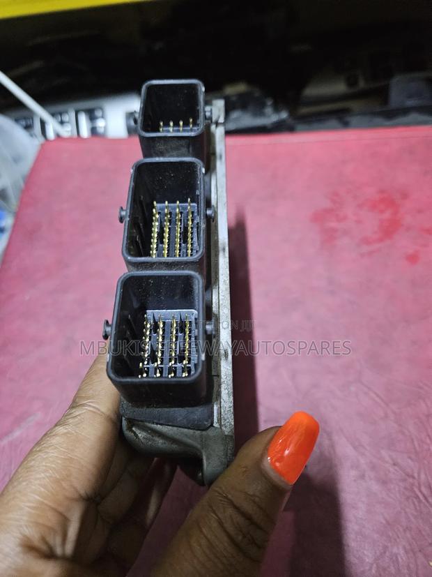 Engine Control Unit Nissan Wingroad 2009 - thumbnail 3