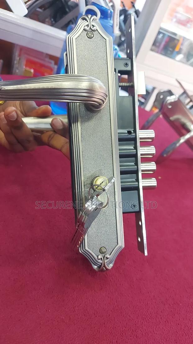 Fealty 4-Pin High-Quality Door Lock Set - main view