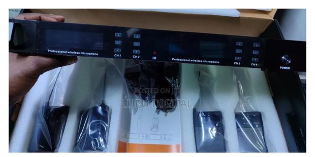 4-Channel Uhf Wireless Microphone System. - thumbnail 2