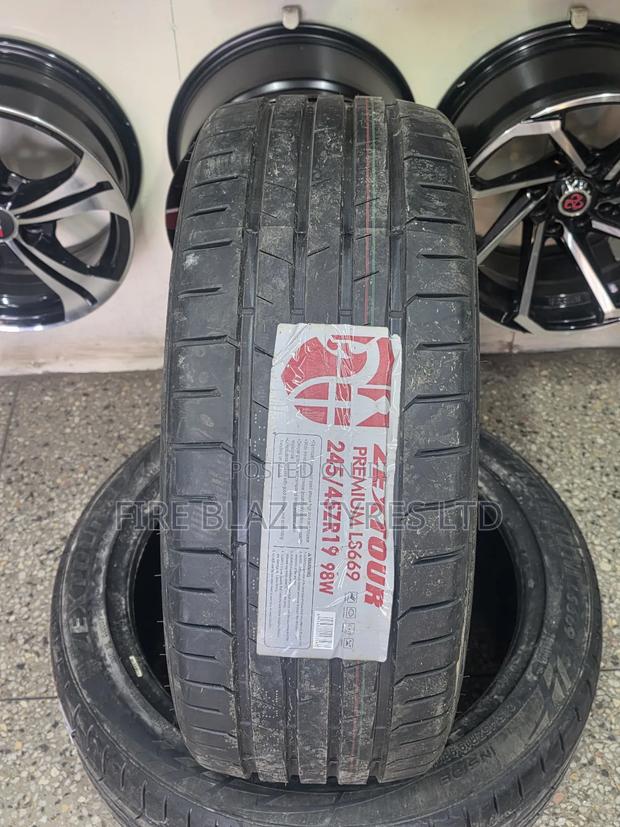 245/45r19 Zextour