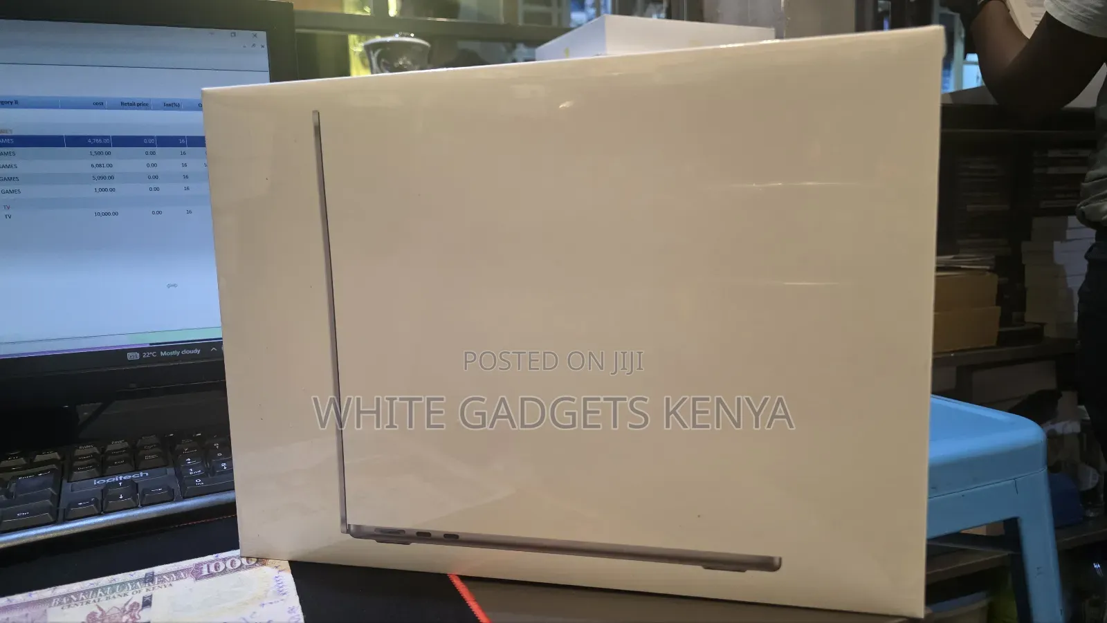 New Laptop Apple MacBook Air 2022 M2 8GB Apple M2 SSD 512GB