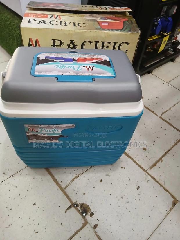 Highly Available 32l Pacific Ice Cooler Box