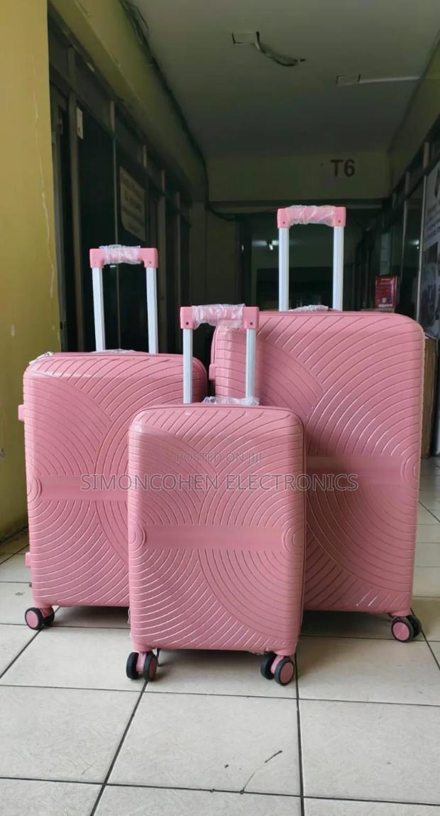 3 in 1 Luxurious Unbreakable Suitcase With Double Zip Size 3 - main view