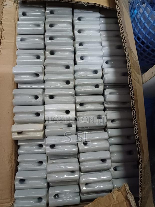 Porcelain Insulators for Electric Fence - thumbnail 2