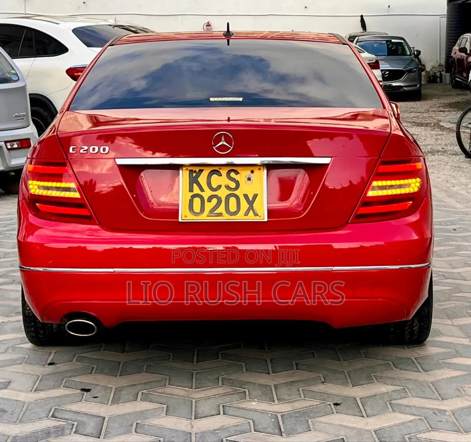 Mercedes-Benz C200 2011 Red