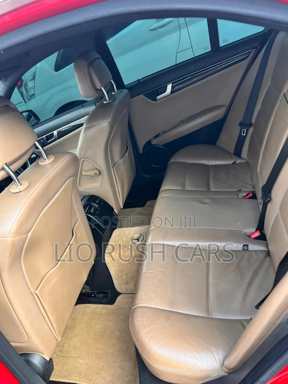 Mercedes-Benz C200 2011 Red