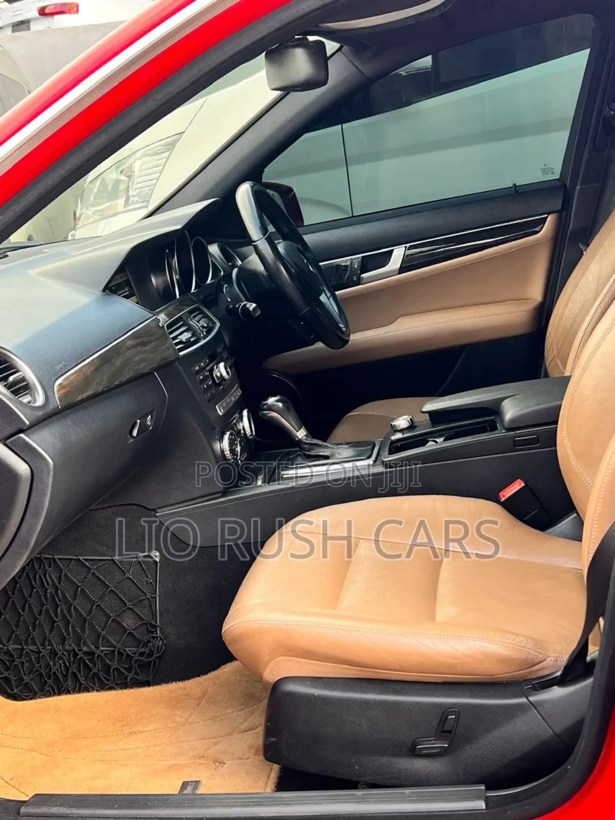 Mercedes-Benz C200 2011 Red