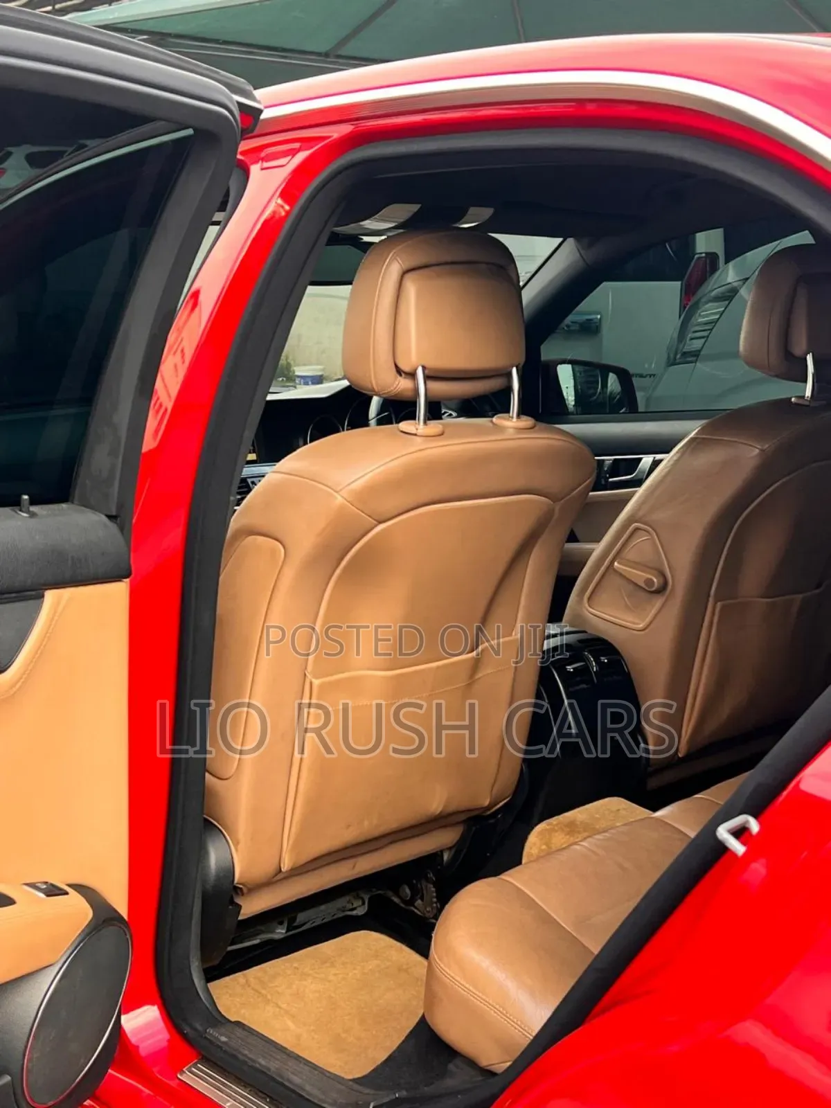 Mercedes-Benz C200 2011 Red