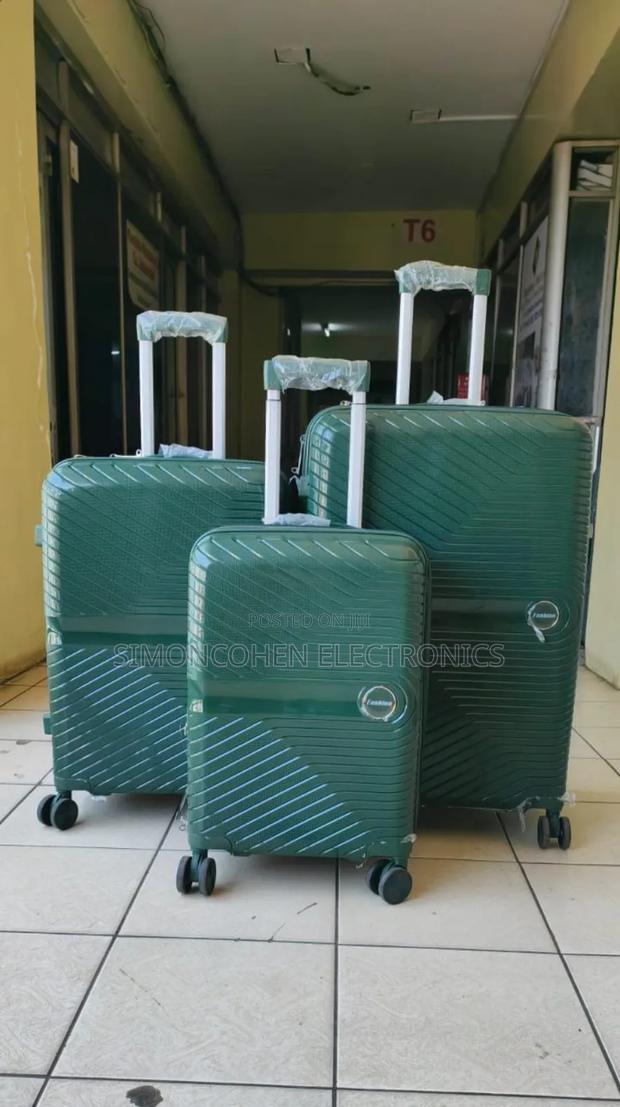 3 in 1 Luxurious Unbreakable Suitcase With Double Zip Size 3 - thumbnail 3