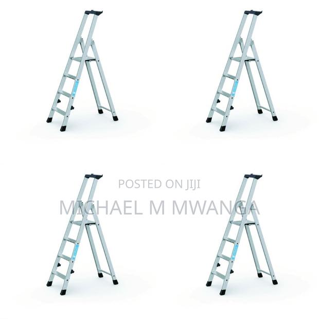 Rust-Resistant 4-Step Aluminum Ladder