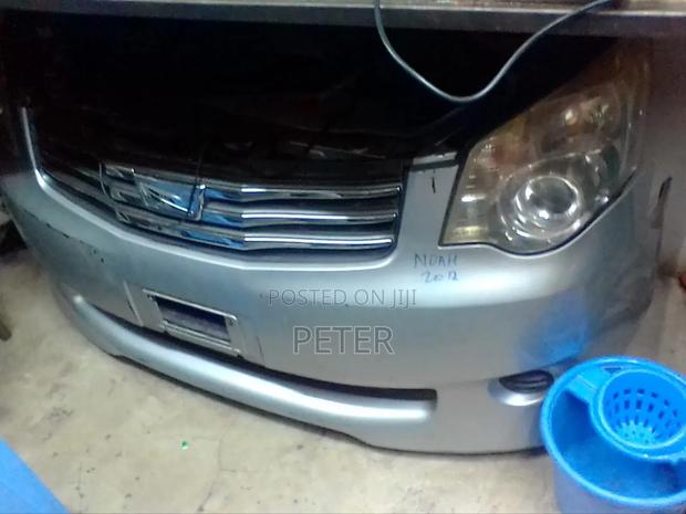 Toyota Noah Nosecut Ex Japan Parts