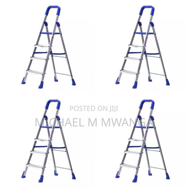 Reinforced 4-Step Aluminum Ladder