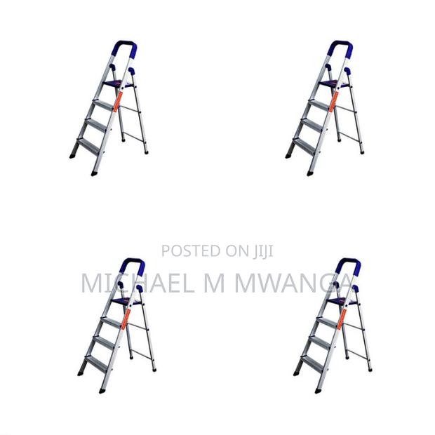 Anti-Slip 4-Step Aluminum Ladder