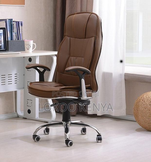 Office Chair: Brown Swivel Leather Office Chair