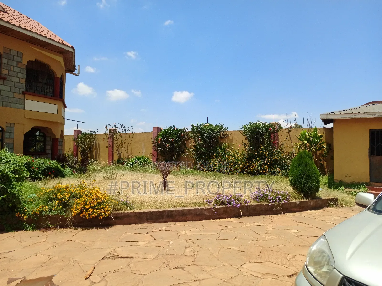 5bdrm Mansion in Kerwa, Zambezi/Sigona for sale