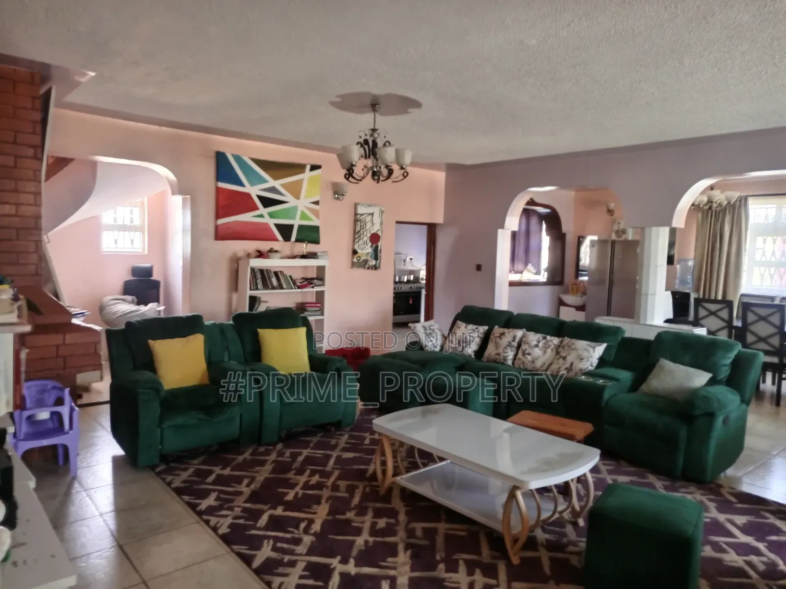 5bdrm Mansion in Kerwa, Zambezi/Sigona for sale