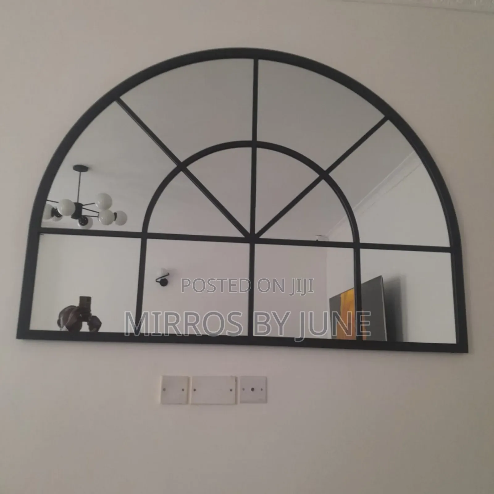 Partitioned Semicircular Mirror