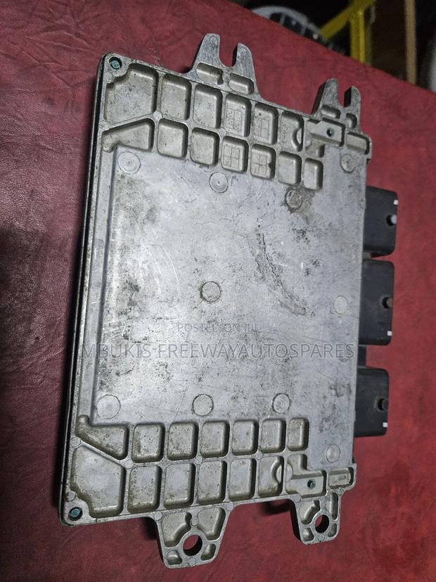 Engine Control Unit Nissan Tiida - thumbnail 2