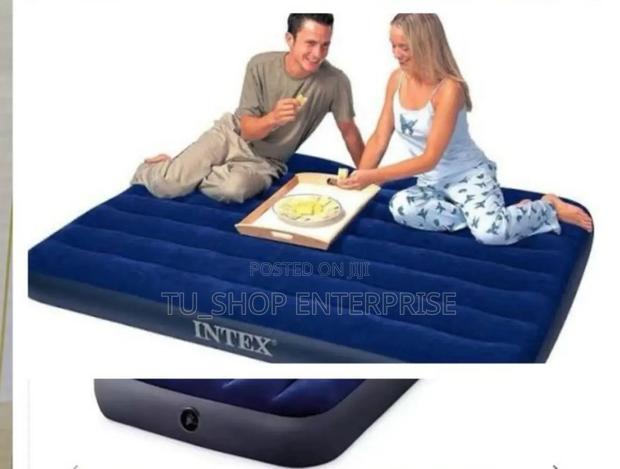 Mattress! Intex Inflatable With Free Electric Pump