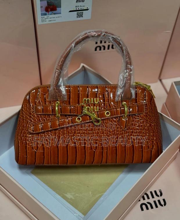 Designer Handbag - thumbnail 3