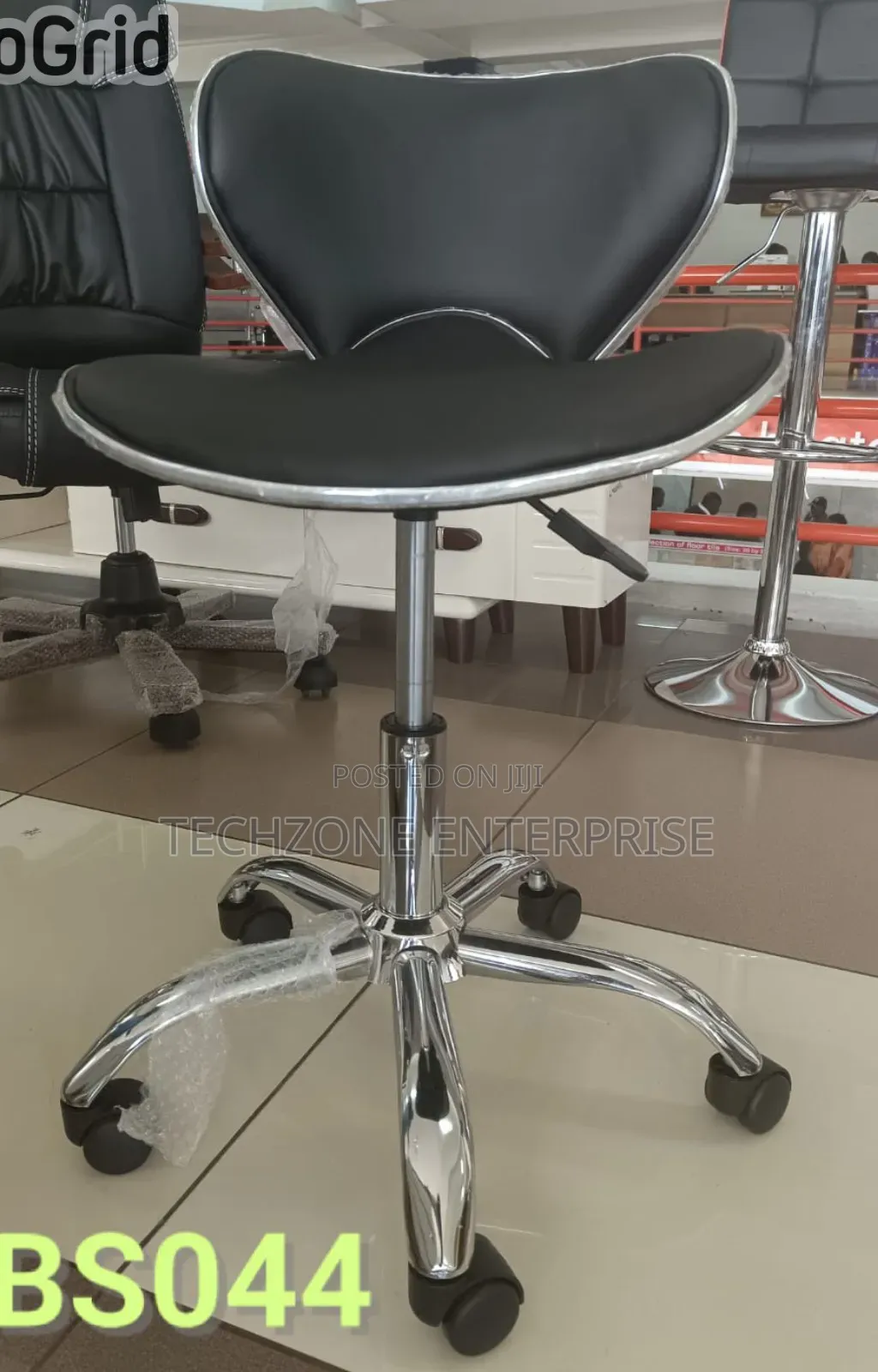 Modern Executive Office/Salon / Bar Stool 