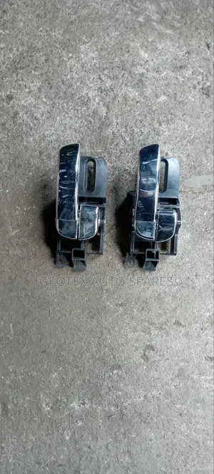Nissan Dualis Inner Handles