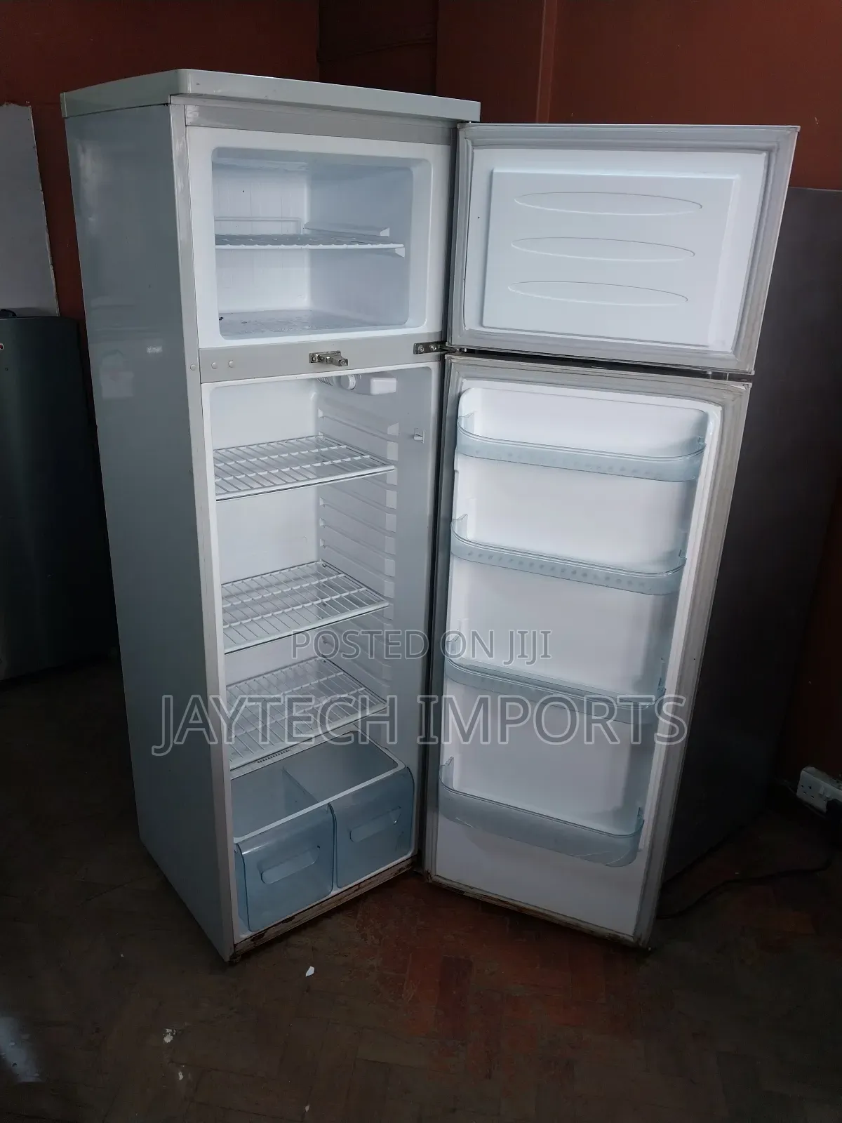 Clean and Legit Ex-Uk Fridge