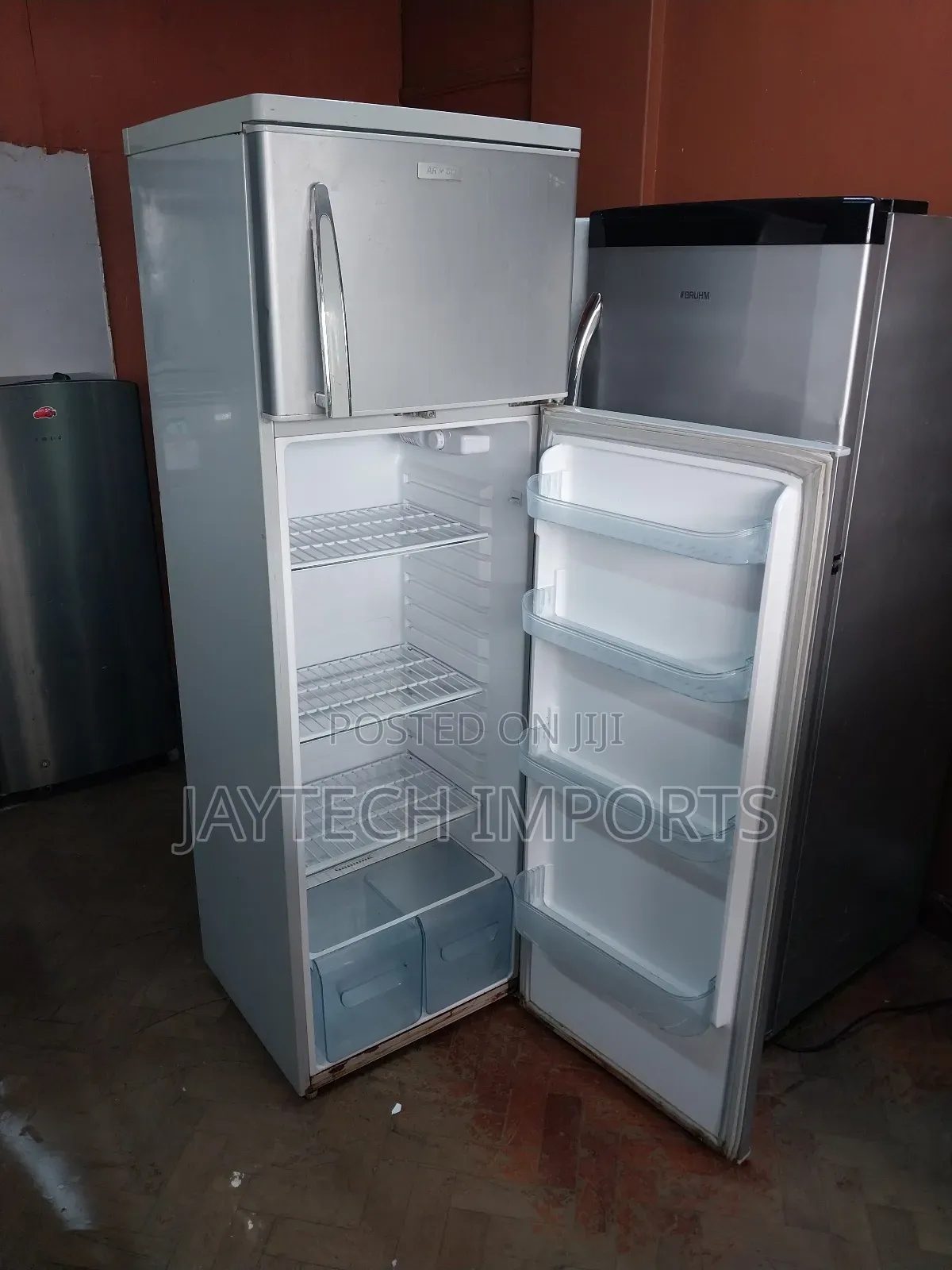 Clean and Legit Ex-Uk Fridge