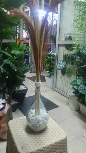 Round Glass Vase, Stones Plus Grass
