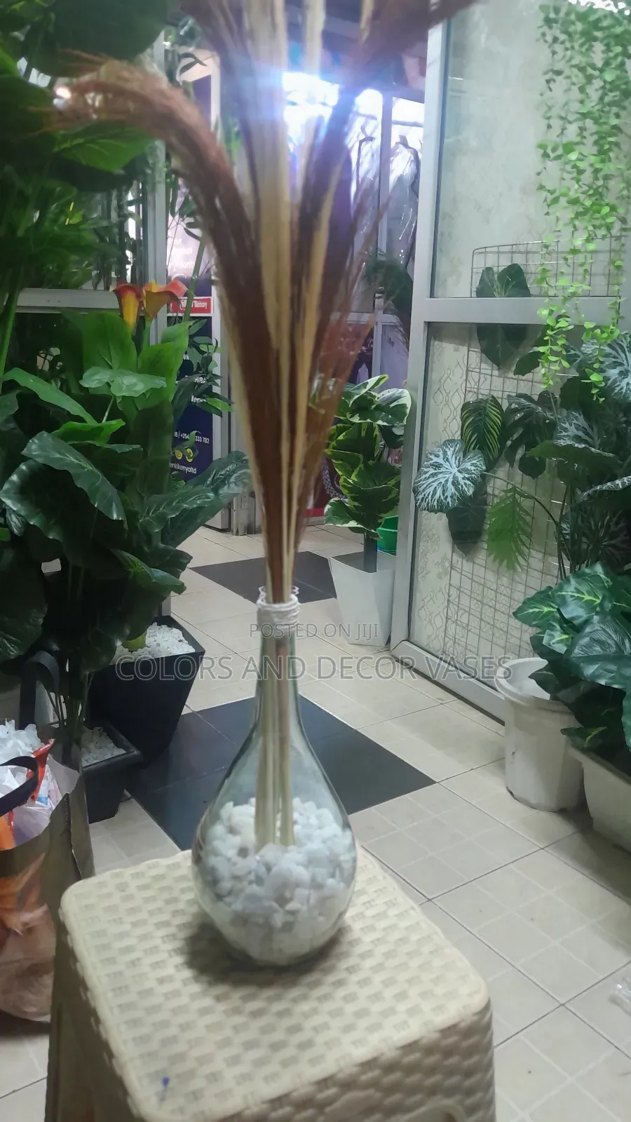 Round Glass Vase, Stones Plus Grass