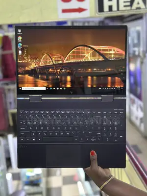 Laptop HP Envy 15 8GB AMD Ryzen 5 SSD 256GB