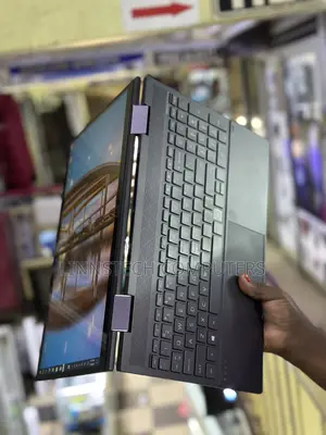 Laptop HP Envy 15 8GB AMD Ryzen 5 SSD 256GB