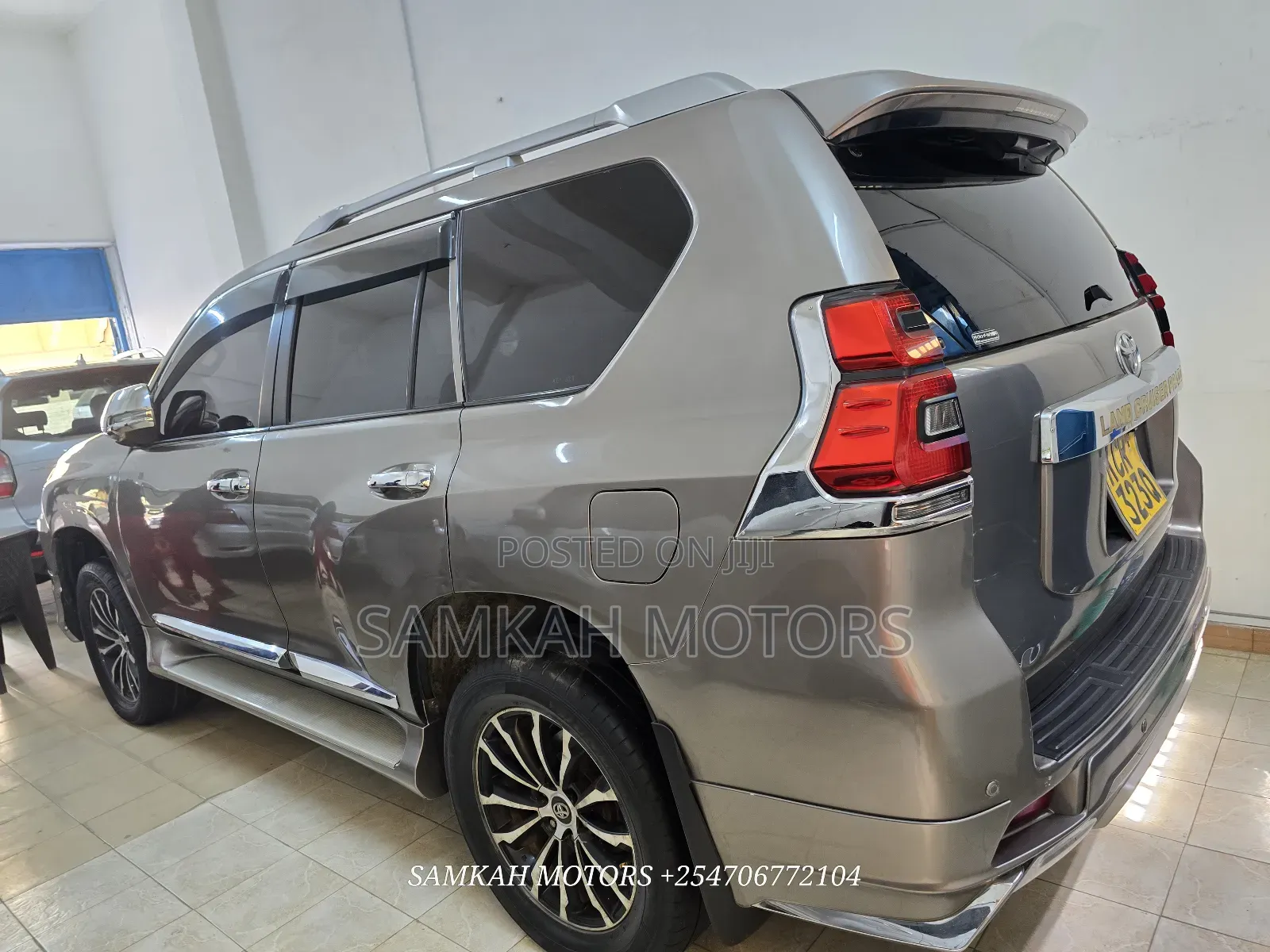 Toyota Land Cruiser Prado 2012 Gray