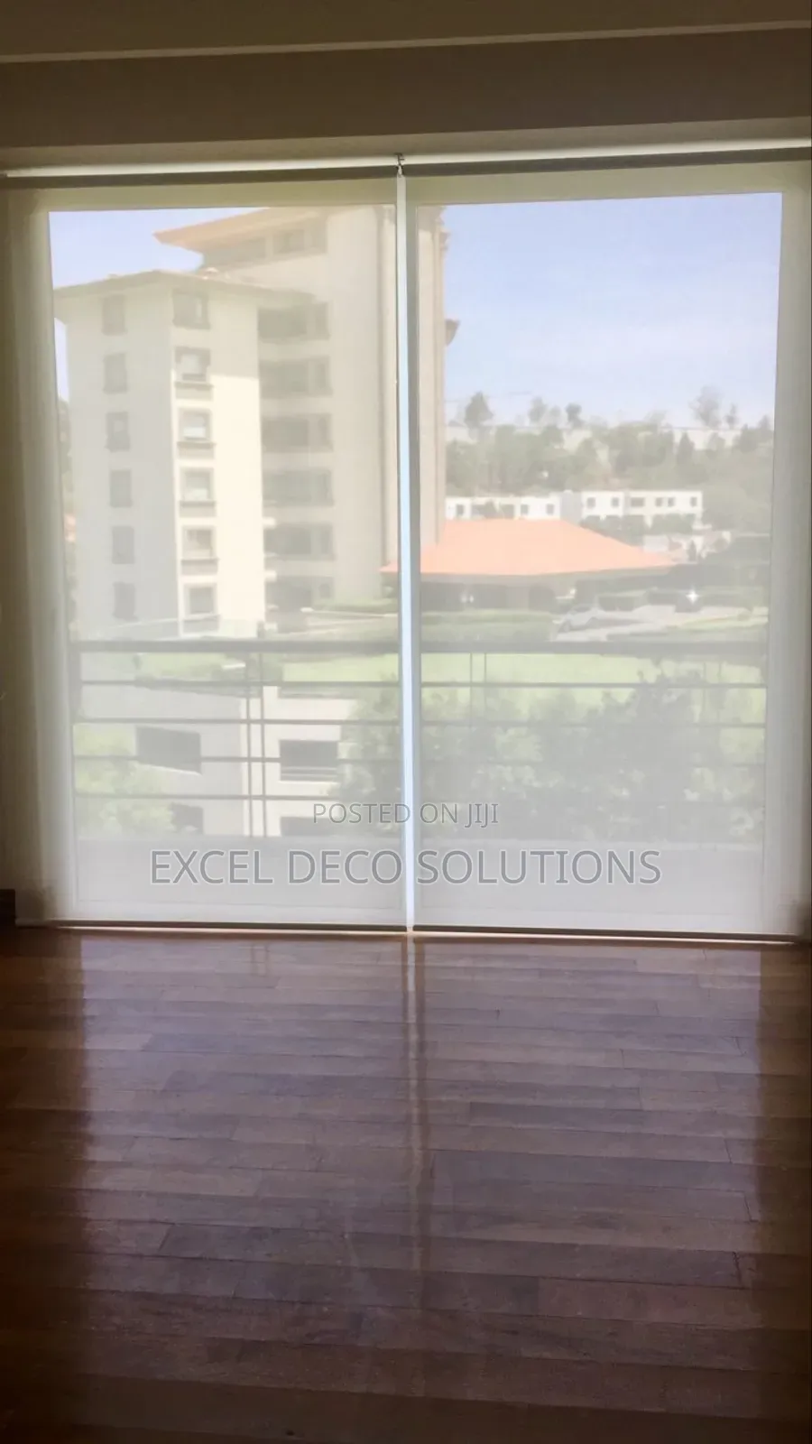Modern Sunscreen Blinds – Elegant Light Control in Rooms