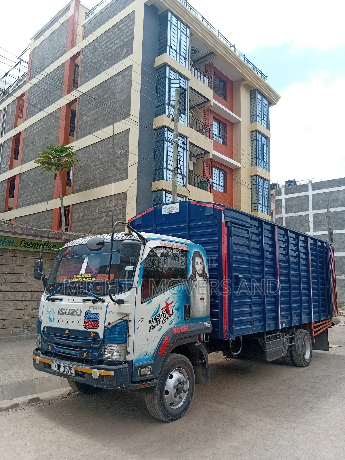 Lorry for Transport and Movers Accessible for Jobs