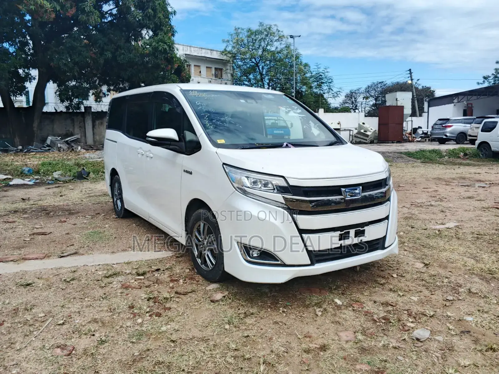 Toyota Noah 2018 White