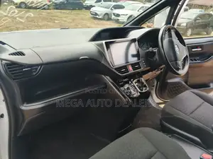 Toyota Noah 2018 White