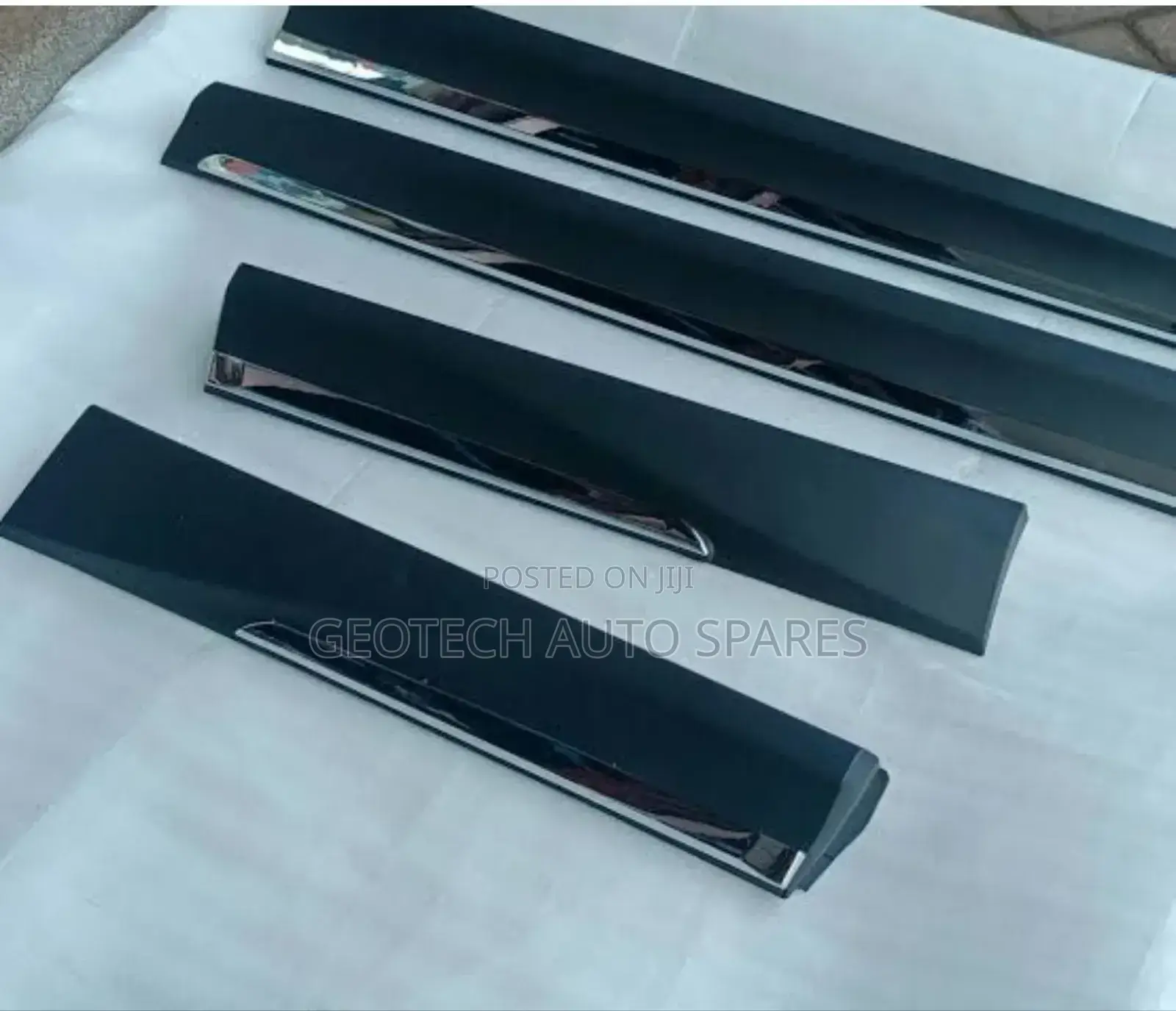 Body Moulding Subaru SJG