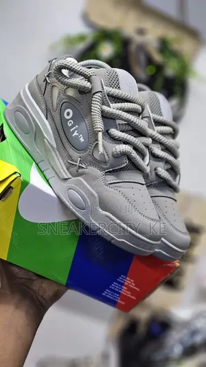 Ogiy Sneakers