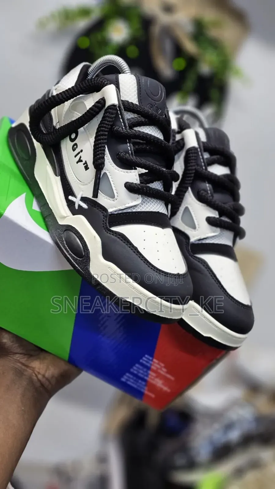 Ogiy Sneakers