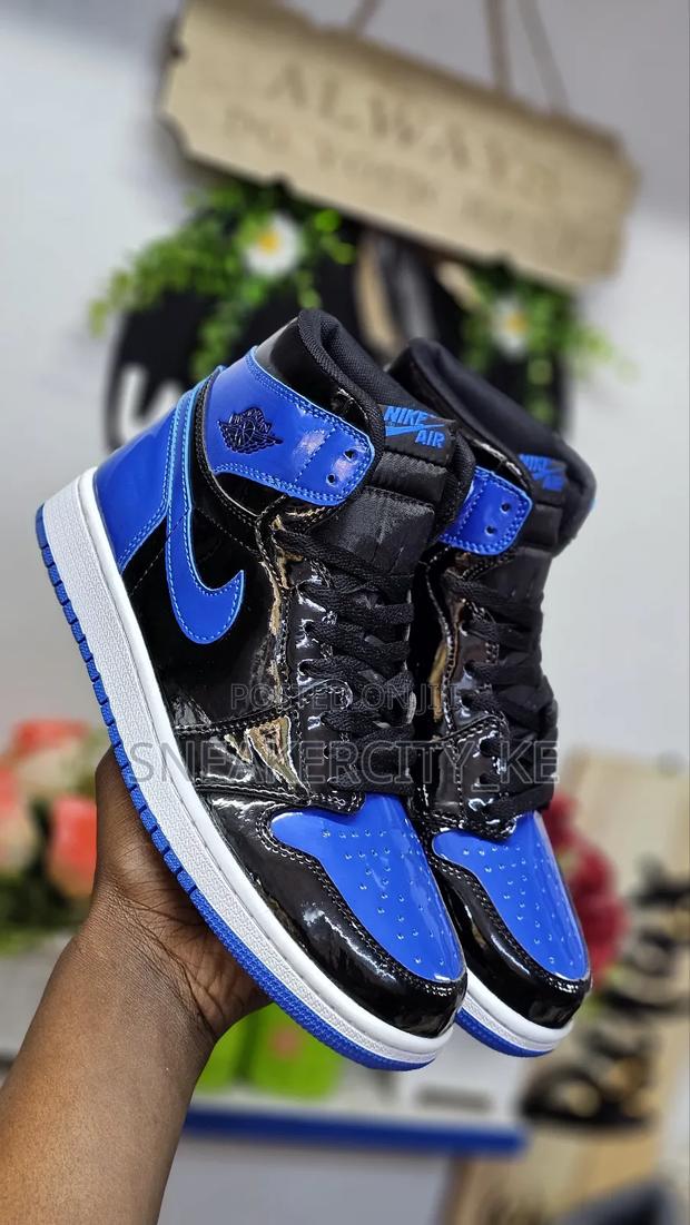 Air Jordan 1s - thumbnail 9