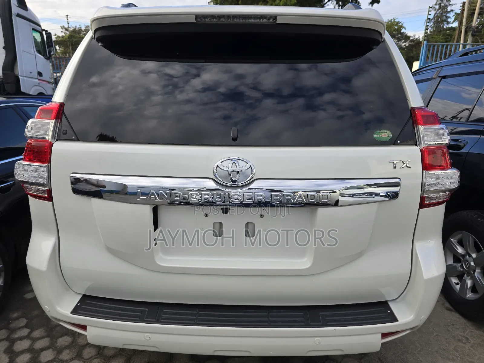 Toyota Land Cruiser Prado 2017 White