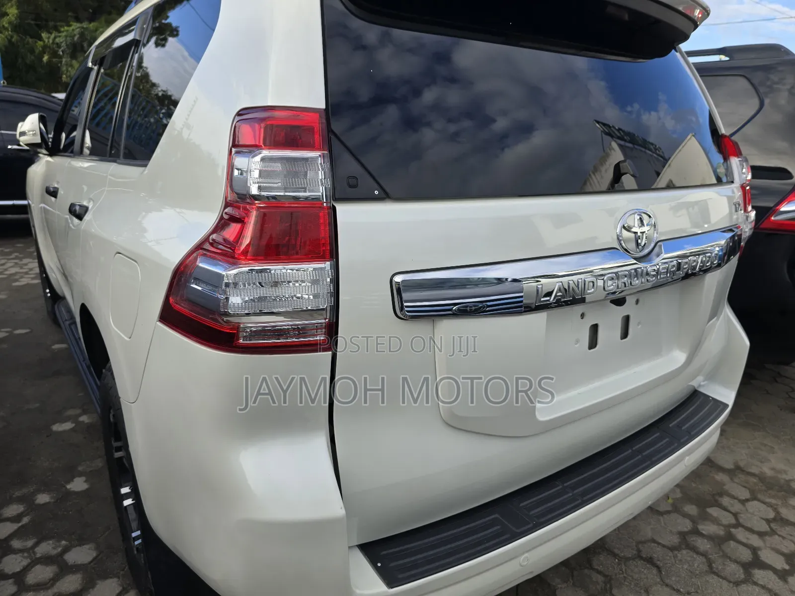 Toyota Land Cruiser Prado 2017 White